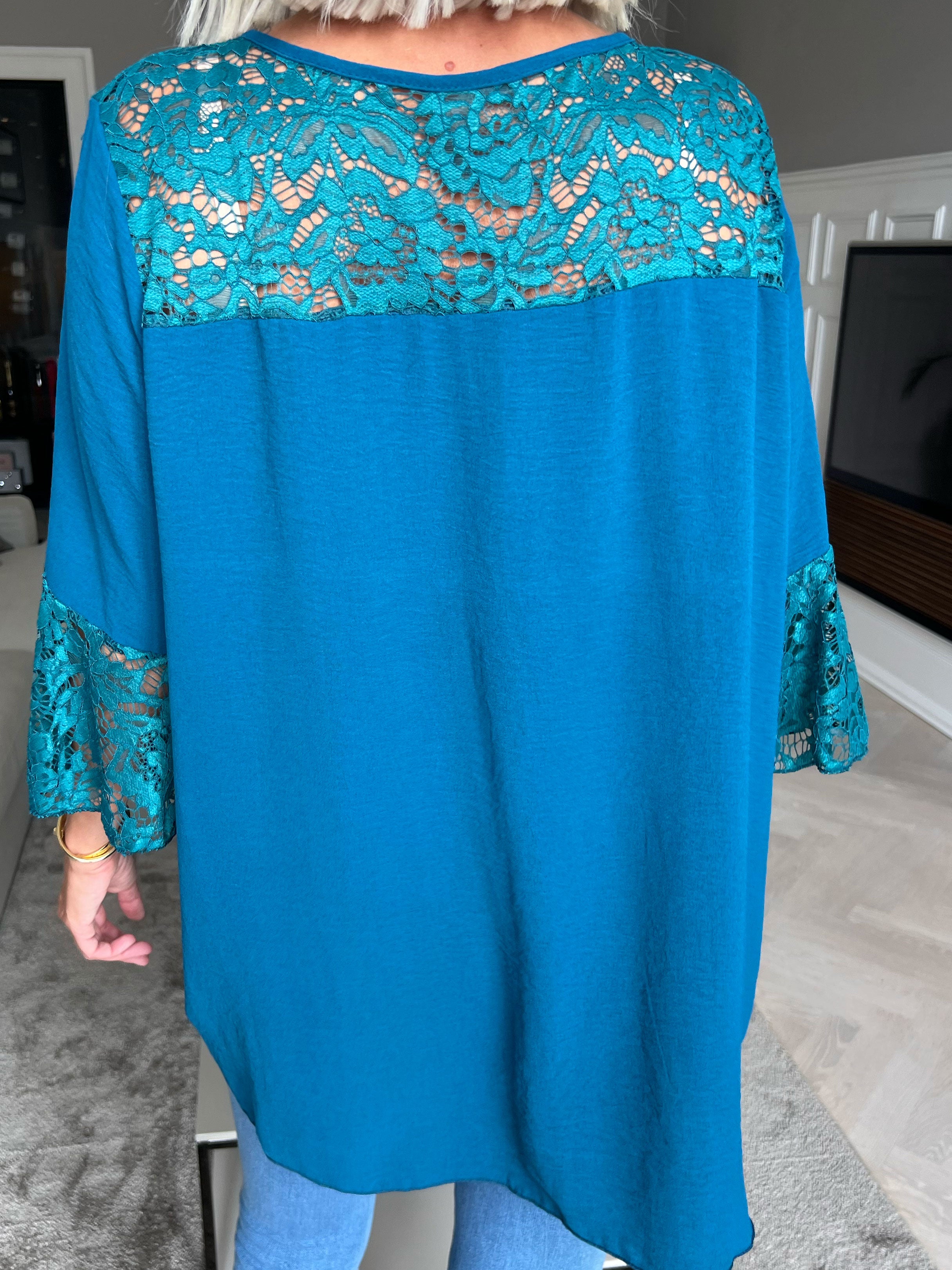 Amanda - Sød simpel tunika med blonde